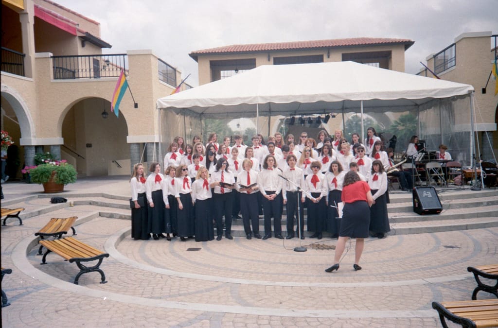 OTHS Concert Choir, Mercado Shopping Center, Orlando, Florida, 5 April 1991