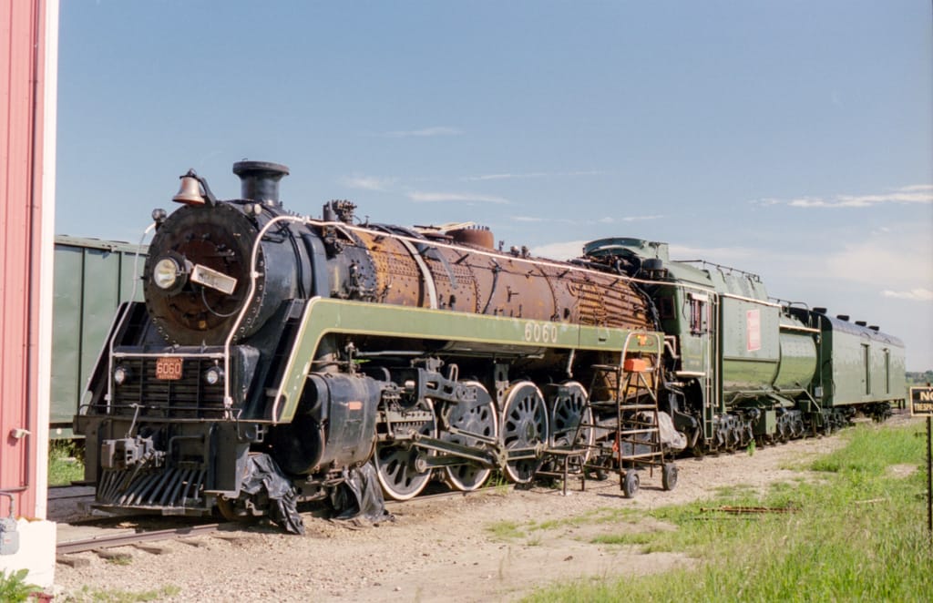 Steam locomotive ex-CN 6060 at Warden, Alberta, 2 July 2001