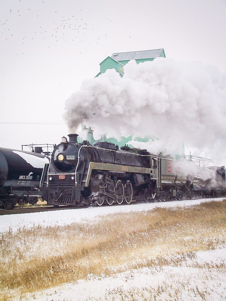 ex-CN 6060 blows through Bashaw, Alberta, 20 October 2001