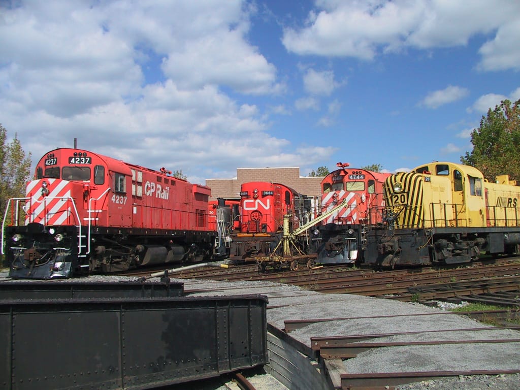 Locomotives around a roundtable, Canadian Railway Museum, St. Constant, Quebec, 28 September 2002